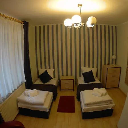 Willa Rytro Dom Wakacyjny W Gorach Do Wynajecia Na Wylacznosc Dla 15 Osob Holiday home Rytro